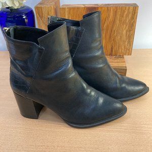 Zara Black Leather/snake pattern booties Size 8-38